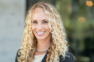 Headshot of Amy Johnsgard